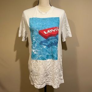 Levi’s White Oversized Graphic Tee